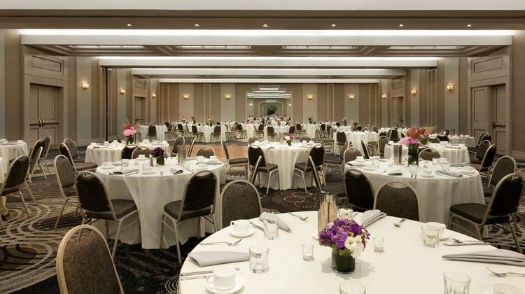 DoubleTree by Hilton New York LaGuardia Meeting