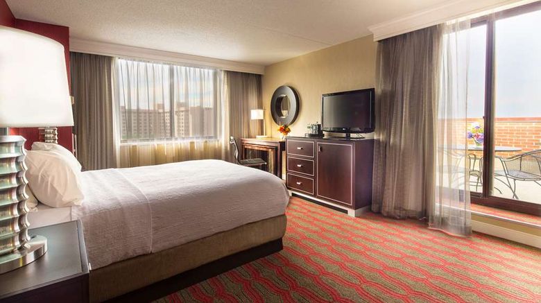 <b>DoubleTree by Hilton New York LaGuardia Room</b>. Images powered by <a href="https://iceportal.shijigroup.com/" title="IcePortal" target="_blank">IcePortal</a>.