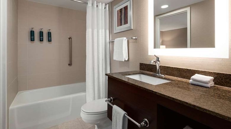 <b>DoubleTree by Hilton New York LaGuardia Room</b>. Images powered by <a href="https://iceportal.shijigroup.com/" title="IcePortal" target="_blank">IcePortal</a>.