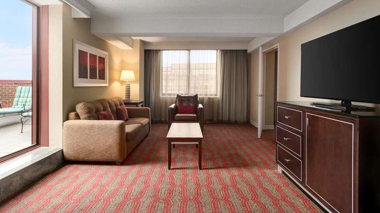 DoubleTree by Hilton New York LaGuardia Room