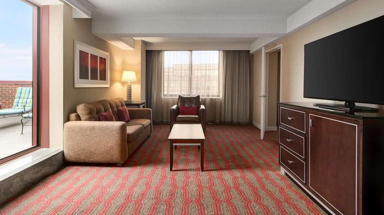 <b>DoubleTree by Hilton New York LaGuardia Room</b>. Images powered by <a href="https://iceportal.shijigroup.com/" title="IcePortal" target="_blank">IcePortal</a>.