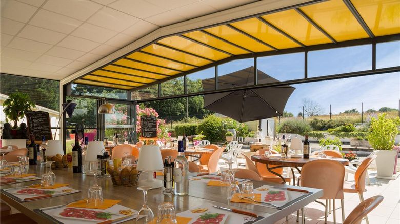 <b>Logis Hotel Corintel Bordeaux Est Restaurant</b>. Images powered by <a href="https://iceportal.shijigroup.com/" title="IcePortal" target="_blank">IcePortal</a>.