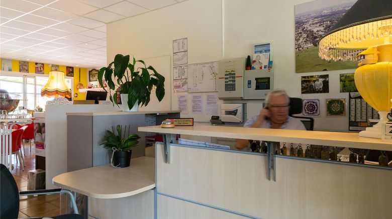 <b>Logis Hotel Corintel Bordeaux Est Lobby</b>. Images powered by <a href="https://iceportal.shijigroup.com/" title="IcePortal" target="_blank">IcePortal</a>.