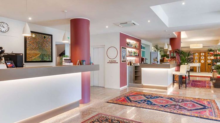 Bonotto Hotel Desenzano del Garda Lobby