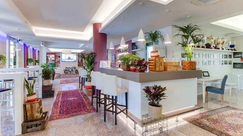<b>Bonotto Hotel Desenzano del Garda Restaurant</b>. Images powered by <a href="https://iceportal.shijigroup.com/" title="IcePortal" target="_blank">IcePortal</a>.