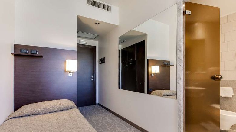 <b>Bonotto Hotel Desenzano del Garda Room</b>. Images powered by <a href="https://iceportal.shijigroup.com/" title="IcePortal" target="_blank">IcePortal</a>.