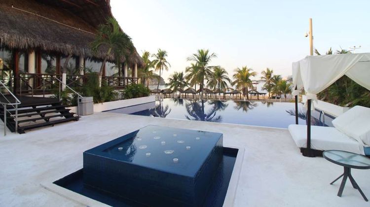 Emporio Acapulco Exterior