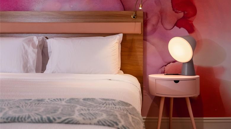 <b>The Bentley Hotel Southampton Room</b>. Images powered by <a href="https://iceportal.shijigroup.com/" title="IcePortal" target="_blank">IcePortal</a>.