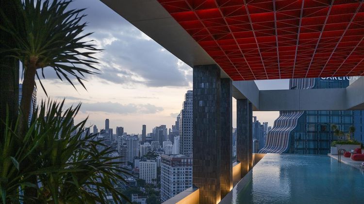 KROMO Bangkok, Curio Collection by Hilto Pool