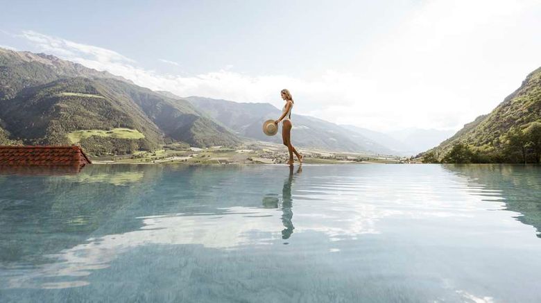 <b>Dolce Vita Hotel Preidlhof Pool</b>. Images powered by <a href="https://iceportal.shijigroup.com/" title="IcePortal" target="_blank">IcePortal</a>.