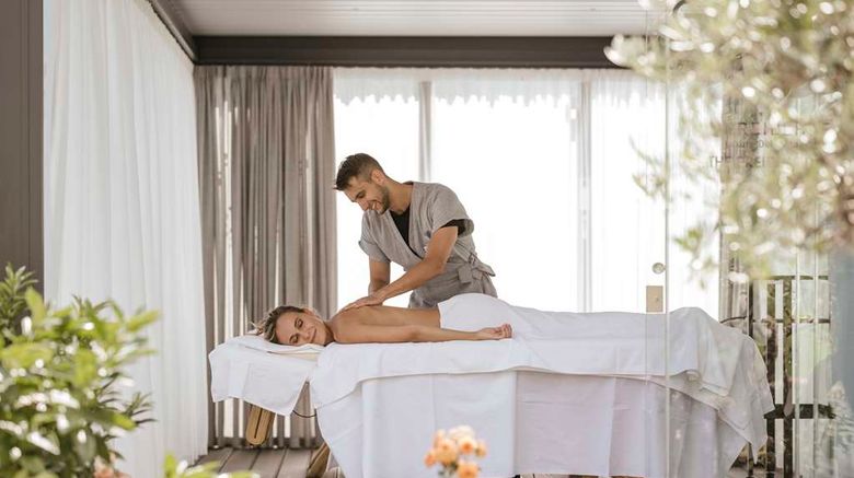 <b>Dolce Vita Hotel Preidlhof Spa</b>. Images powered by <a href="https://iceportal.shijigroup.com/" title="IcePortal" target="_blank">IcePortal</a>.