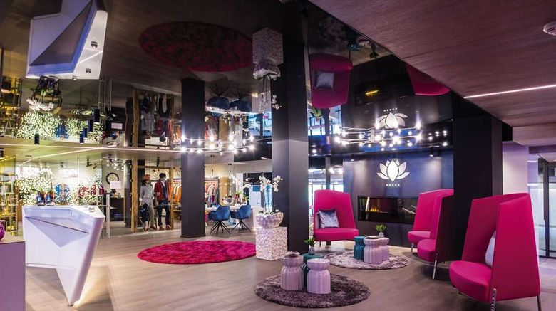 <b>Dolce Vita Hotel Preidlhof Lobby</b>. Images powered by <a href="https://iceportal.shijigroup.com/" title="IcePortal" target="_blank">IcePortal</a>.
