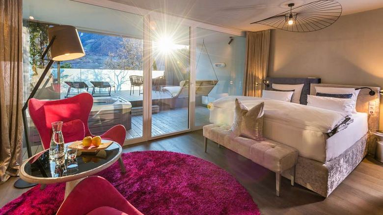 <b>Dolce Vita Hotel Preidlhof Suite</b>. Images powered by <a href="https://iceportal.shijigroup.com/" title="IcePortal" target="_blank">IcePortal</a>.