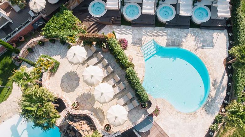 <b>Dolce Vita Hotel Preidlhof Pool</b>. Images powered by <a href="https://iceportal.shijigroup.com/" title="IcePortal" target="_blank">IcePortal</a>.