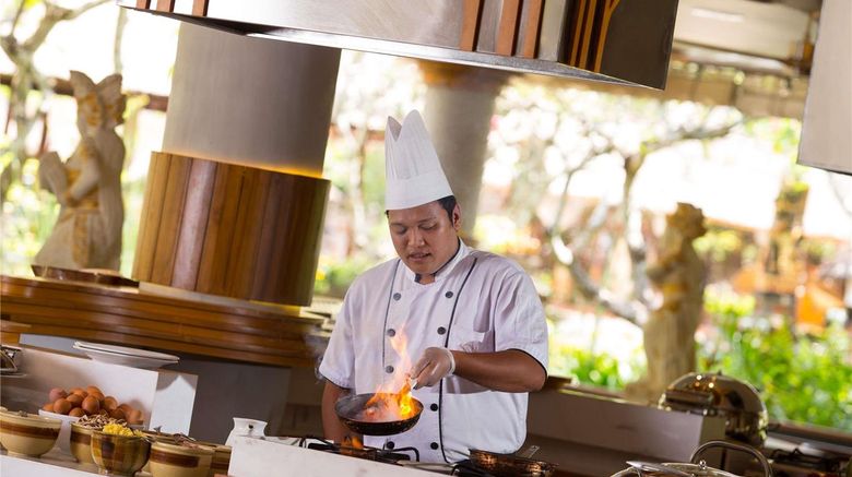 <b>Nusa Dua Beach Hotel and Spa Restaurant</b>. Images powered by <a href="https://iceportal.shijigroup.com/" title="IcePortal" target="_blank">IcePortal</a>.