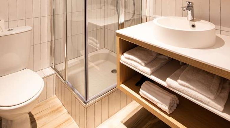 <b>La Maison Obono Room</b>. Images powered by <a href="https://iceportal.shijigroup.com/" title="IcePortal" target="_blank">IcePortal</a>.