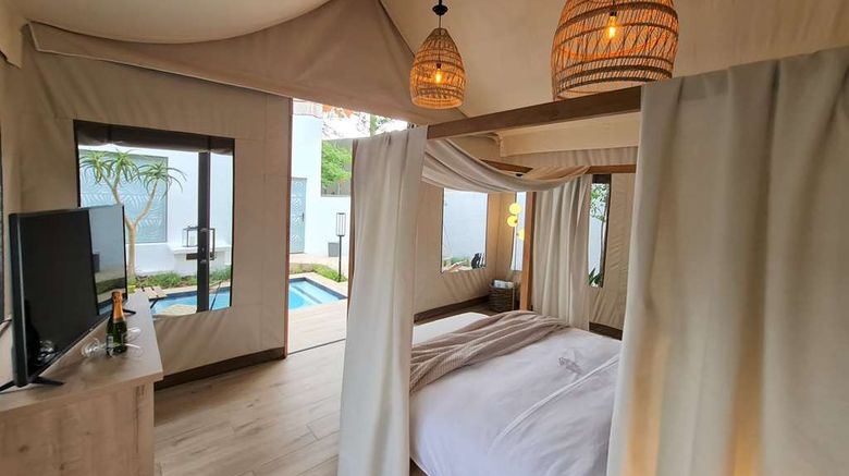 <b>MINT Hotel 84 on Katherine Suite</b>. Images powered by <a href="https://iceportal.shijigroup.com/" title="IcePortal" target="_blank">IcePortal</a>.