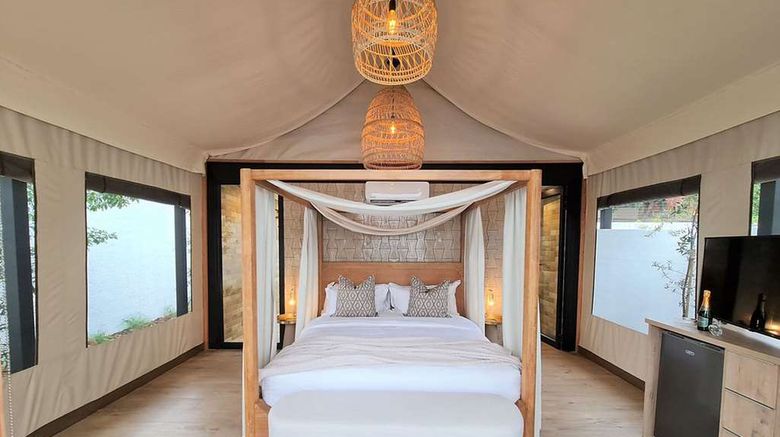 <b>MINT Hotel 84 on Katherine Suite</b>. Images powered by <a href="https://iceportal.shijigroup.com/" title="IcePortal" target="_blank">IcePortal</a>.