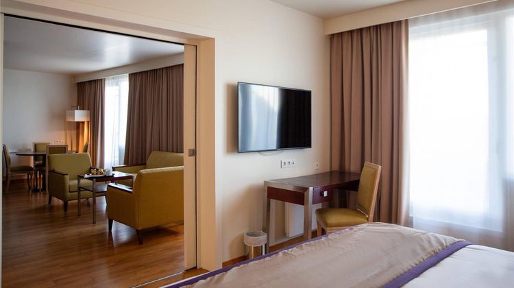 Clarion Paris CDG Airport Suite