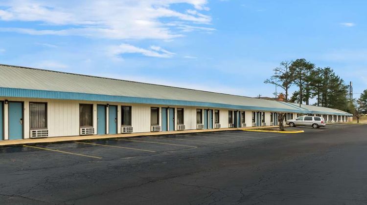 Rodeway Inn and Suites Brookhaven Exterior