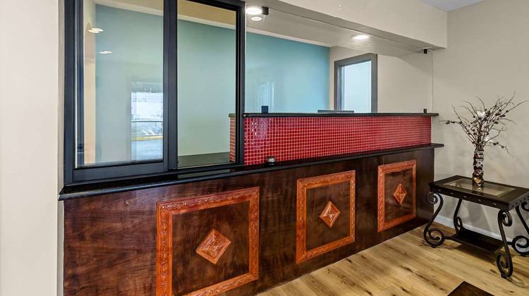 Rodeway Inn and Suites Brookhaven Lobby