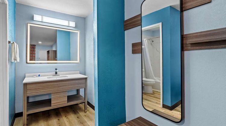 Rodeway Inn and Suites Brookhaven Room