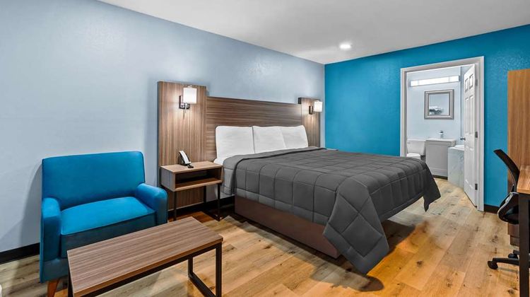 Rodeway Inn and Suites Brookhaven Suite