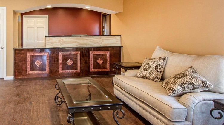 Rodeway Inn and Suites Brookhaven Pool