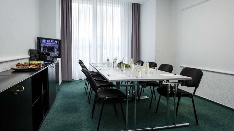 <b>Harmony Club Hotel Meeting</b>. Images powered by <a href="https://iceportal.shijigroup.com/" title="IcePortal" target="_blank">IcePortal</a>.