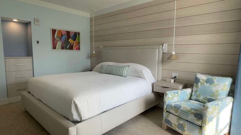<b>The Colony Hotel Room</b>. Images powered by <a href="https://iceportal.shijigroup.com/" title="IcePortal" target="_blank">IcePortal</a>.