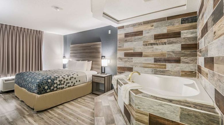 <b>Sonesta Essential Des Moines Suite</b>. Images powered by <a href="https://iceportal.shijigroup.com/" title="IcePortal" target="_blank">IcePortal</a>.