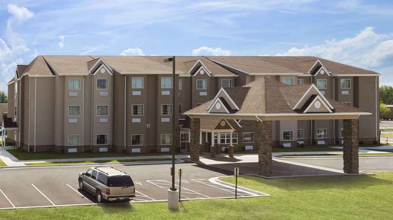 <b>Sonesta Essential Fairmont Exterior</b>. Images powered by <a href="https://iceportal.shijigroup.com/" title="IcePortal" target="_blank">IcePortal</a>.