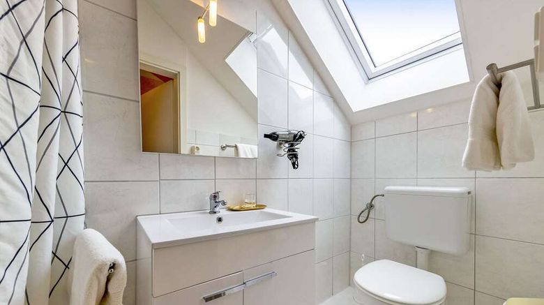 <b>AKZENT Alte Direktionsvilla Kupfermuehle Room</b>. Images powered by <a href="https://iceportal.shijigroup.com/" title="IcePortal" target="_blank">IcePortal</a>.