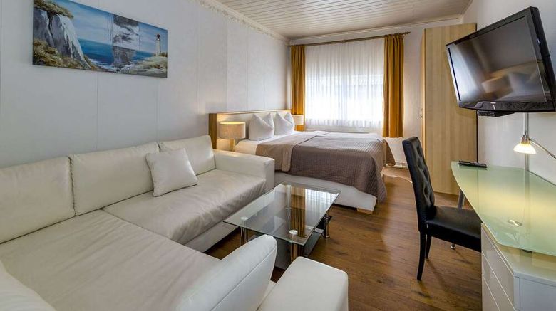 <b>AKZENT Alte Direktionsvilla Kupfermuehle Suite</b>. Images powered by <a href="https://iceportal.shijigroup.com/" title="IcePortal" target="_blank">IcePortal</a>.