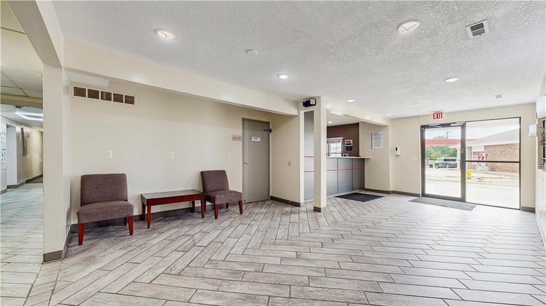 <b>Red Lion Inn & Suites Olathe Kansas City Lobby</b>. Images powered by <a href="https://iceportal.shijigroup.com/" title="IcePortal" target="_blank">IcePortal</a>.