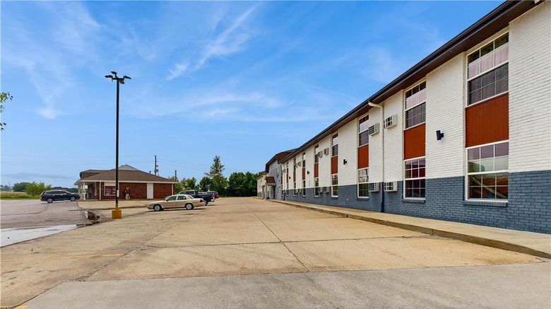 <b>Red Lion Inn & Suites Olathe Kansas City Exterior</b>. Images powered by <a href="https://iceportal.shijigroup.com/" title="IcePortal" target="_blank">IcePortal</a>.