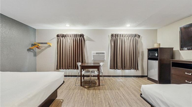 <b>Red Lion Inn & Suites Olathe Kansas City Suite</b>. Images powered by <a href="https://iceportal.shijigroup.com/" title="IcePortal" target="_blank">IcePortal</a>.