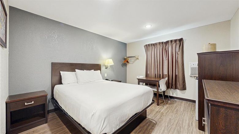 <b>Red Lion Inn & Suites Olathe Kansas City Room</b>. Images powered by <a href="https://iceportal.shijigroup.com/" title="IcePortal" target="_blank">IcePortal</a>.