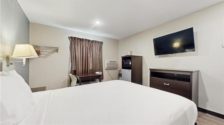 <b>Red Lion Inn & Suites Olathe Kansas City Room</b>. Images powered by <a href="https://iceportal.shijigroup.com/" title="IcePortal" target="_blank">IcePortal</a>.