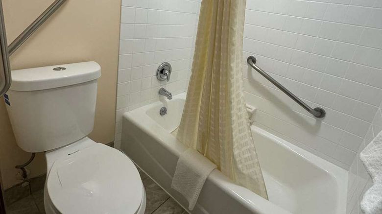 <b>Econo Lodge Waite Park St Cloud Room</b>. Images powered by <a href="https://iceportal.shijigroup.com/" title="IcePortal" target="_blank">IcePortal</a>.