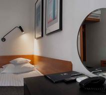 Hotel Edison Room