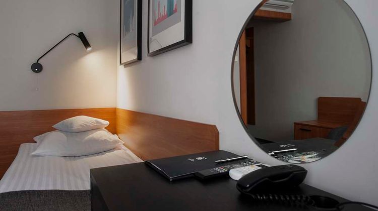 Hotel Edison Room