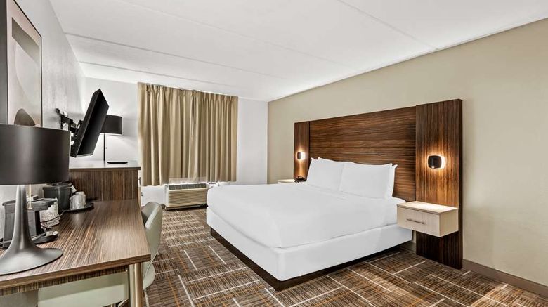 <b>Sonesta Essential Orlando Airport Room</b>. Images powered by <a href="https://iceportal.shijigroup.com/" title="IcePortal" target="_blank">IcePortal</a>.