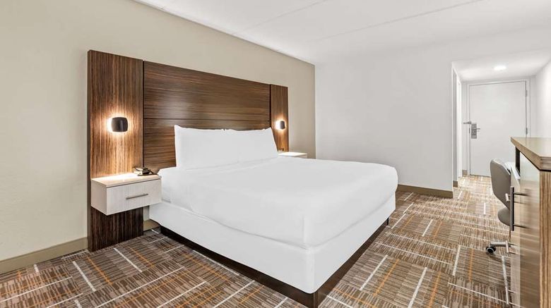 <b>Sonesta Essential Orlando Airport Room</b>. Images powered by <a href="https://iceportal.shijigroup.com/" title="IcePortal" target="_blank">IcePortal</a>.