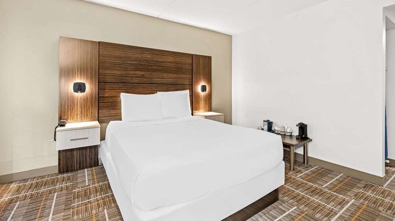 <b>Sonesta Essential Orlando Airport Room</b>. Images powered by <a href="https://iceportal.shijigroup.com/" title="IcePortal" target="_blank">IcePortal</a>.