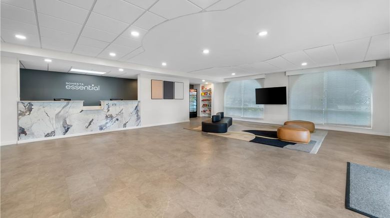 <b>Sonesta Essential Orlando Airport Lobby</b>. Images powered by <a href="https://iceportal.shijigroup.com/" title="IcePortal" target="_blank">IcePortal</a>.
