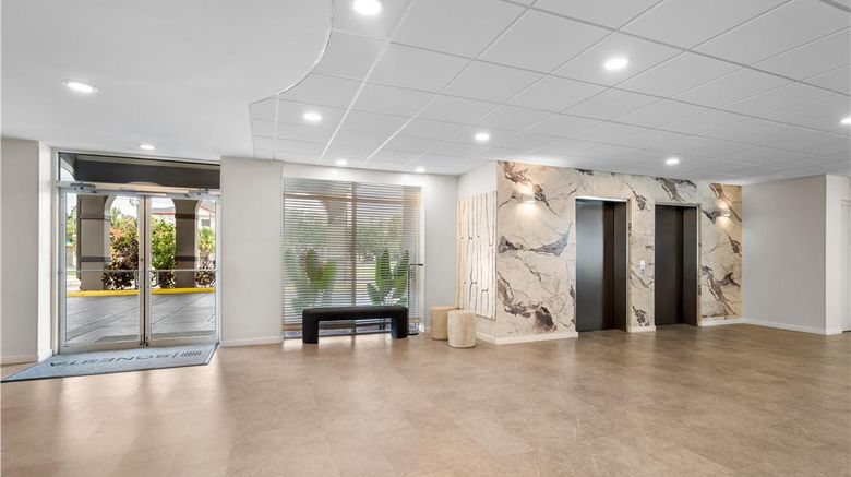 <b>Sonesta Essential Orlando Airport Lobby</b>. Images powered by <a href="https://iceportal.shijigroup.com/" title="IcePortal" target="_blank">IcePortal</a>.