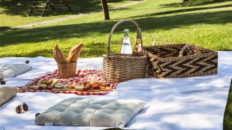 <b>Mercure Aix Les Bains Domaine de Marlioz Meeting</b>. Images powered by <a href="https://iceportal.shijigroup.com/" title="IcePortal" target="_blank">IcePortal</a>.