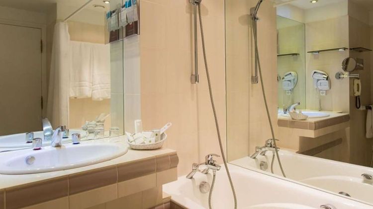 Hotel de Greuze Room