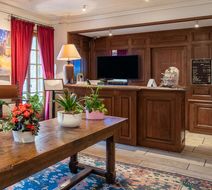 Hotel de Greuze Lobby